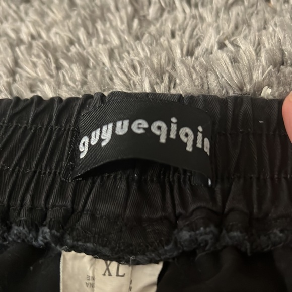 Black women’s size XL Guyueqiqin cargo pants - Picture 4 of 5